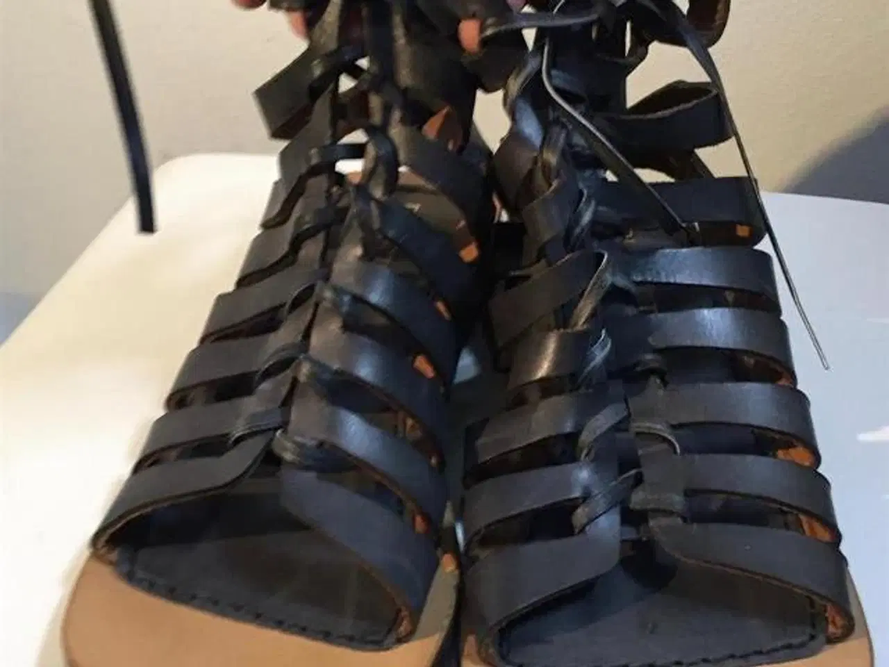 Billede 2 - Bubetti, blå sandaler, str 39,5