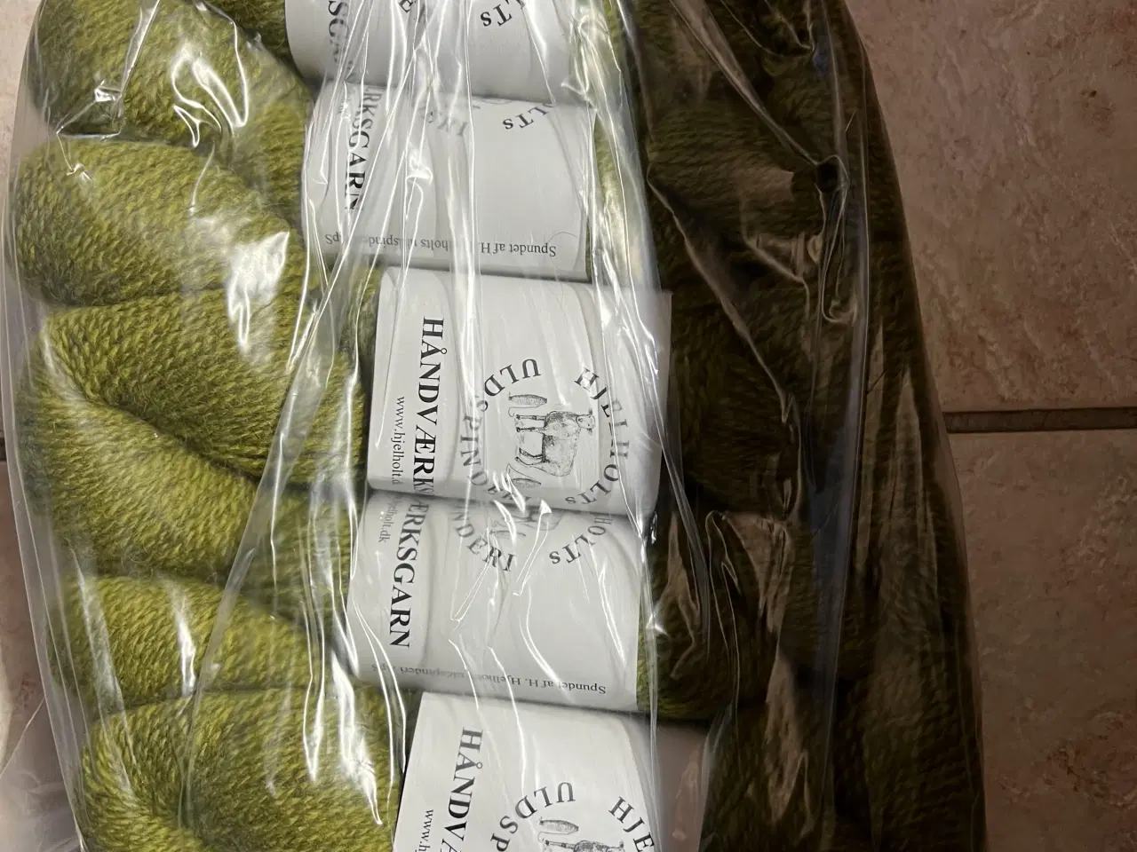 Billede 1 - Hjelholt garn