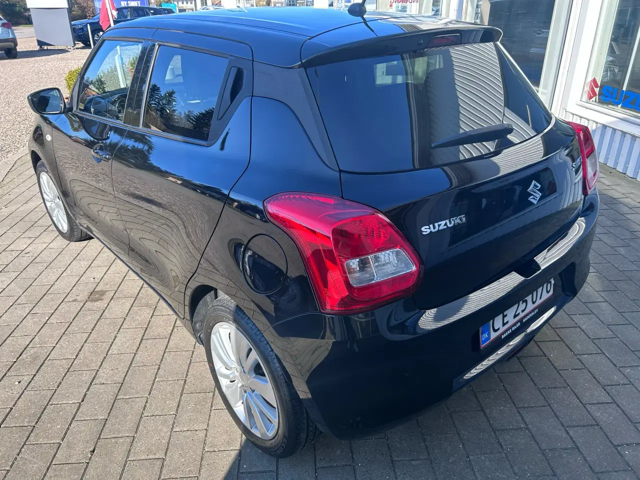 Billede 4 - Suzuki Swift 1,2 Dualjet Action AEB 90HK 5d