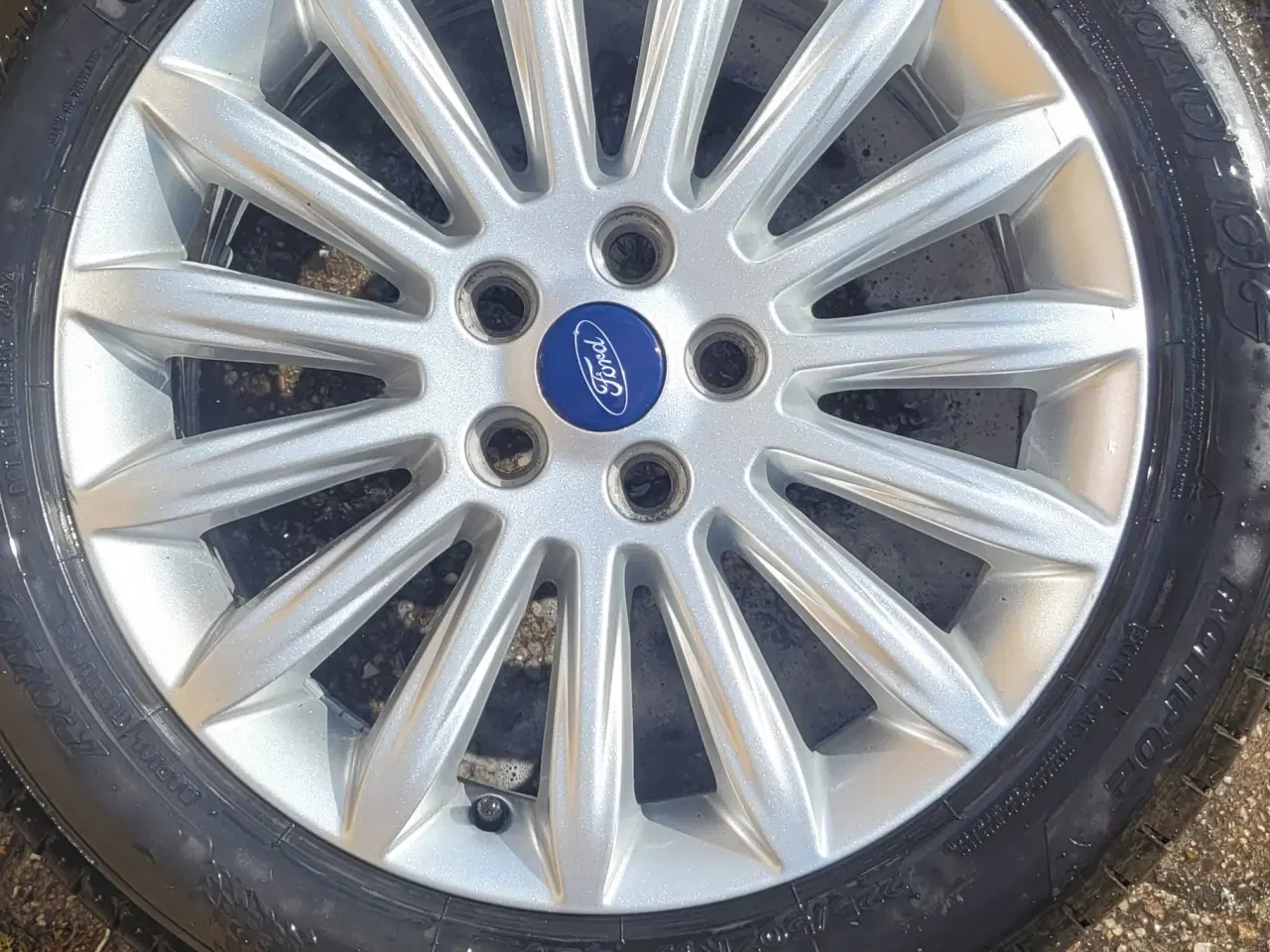 Billede 1 -  17" Ford alufælge med HELT NYE sommerdæk