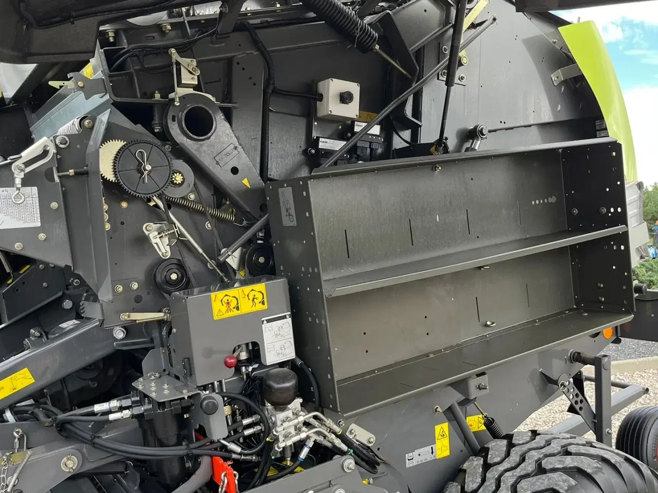 Billede 14 - CLAAS Variant 485 RC Velholdt gård maskine, kun presset 11594baller fra ny.