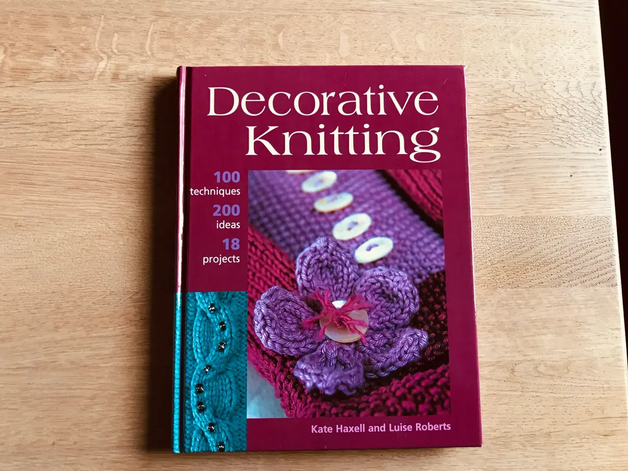 Billede 1 - Decorative Knitting af Kate Haxell og Luise Robert