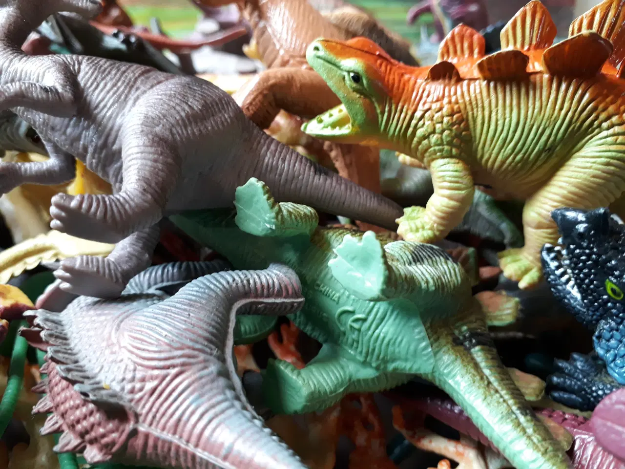 Billede 3 - Solgt / 1,6 KG Dinosaurer 