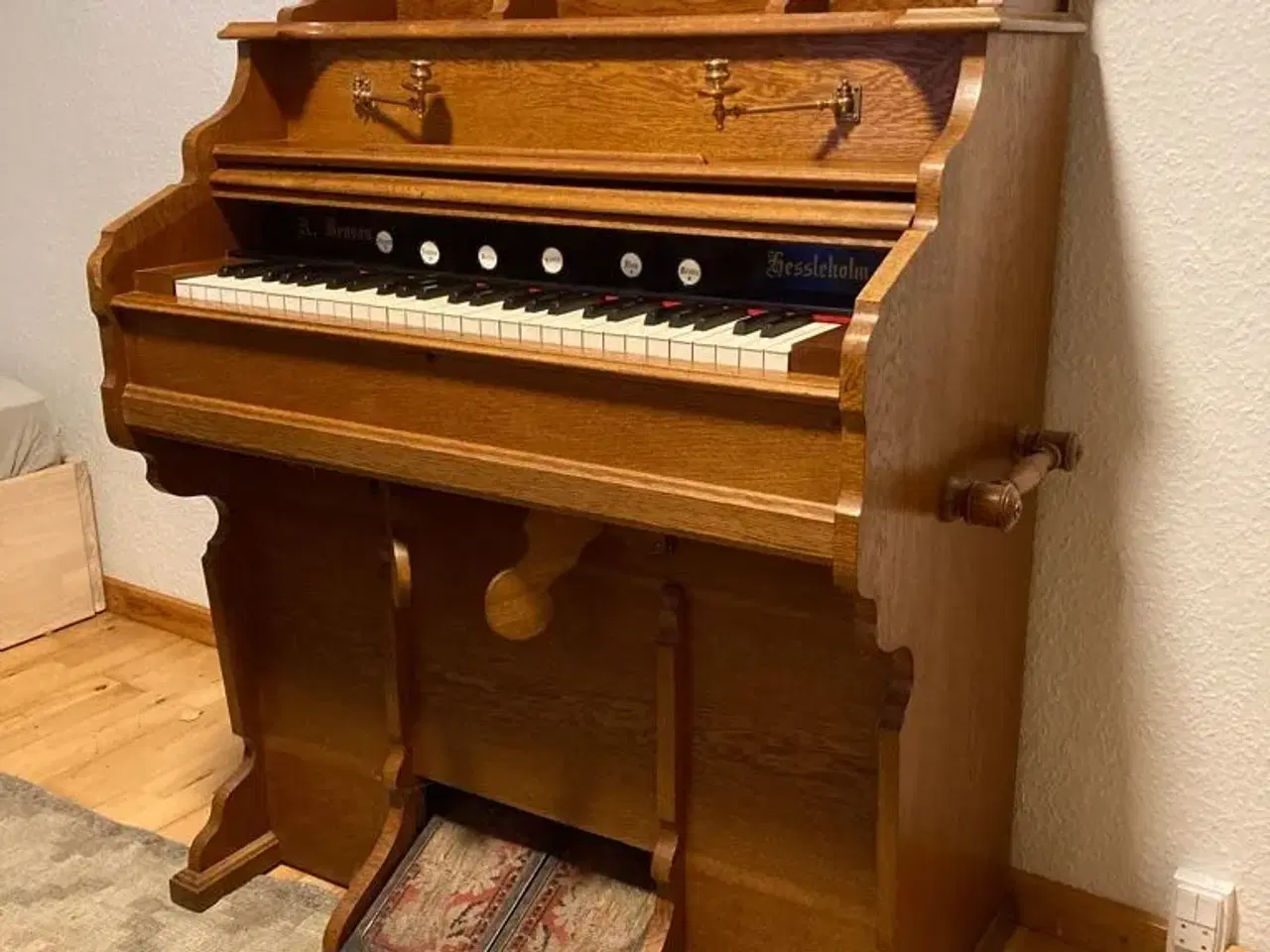 Billede 1 - Smukt gammelt orgel