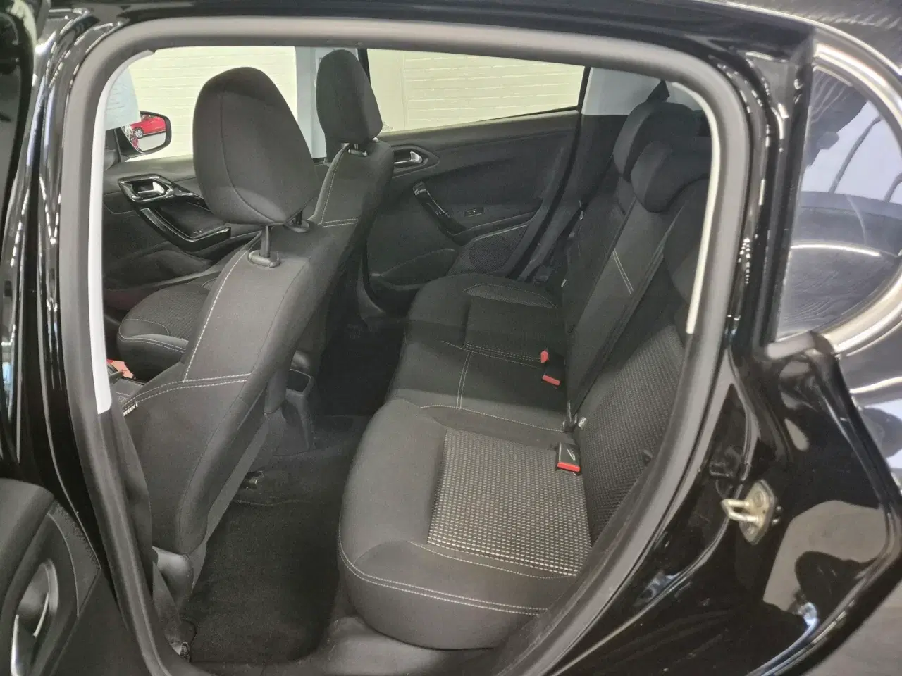 Billede 18 - Peugeot 208 1,5 BlueHDi Allure 100HK 5d