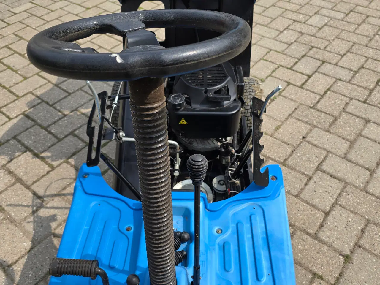 Billede 4 - Biltema plænetraktor. 