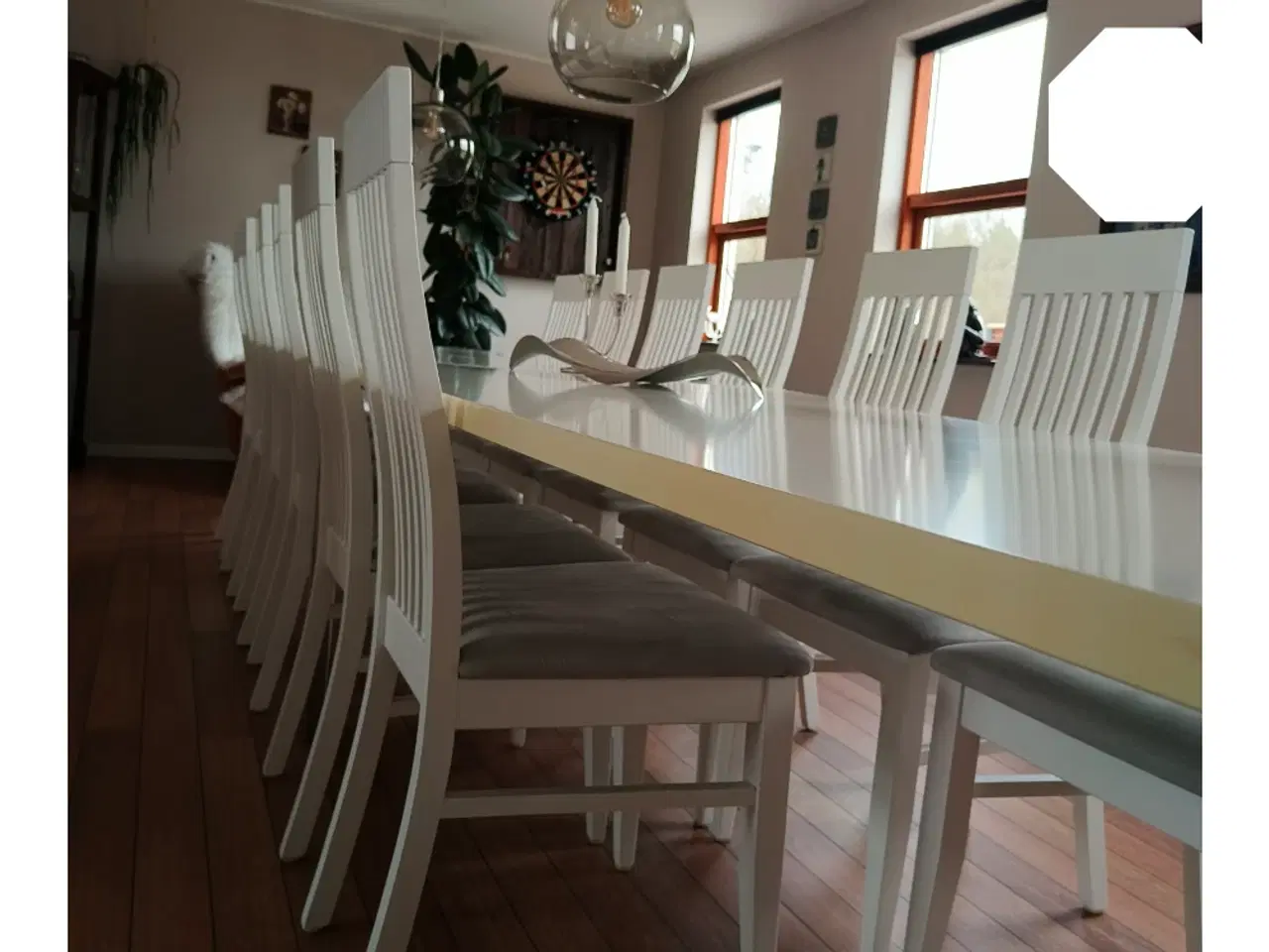 Billede 3 - Lang bord med stole til spisestue