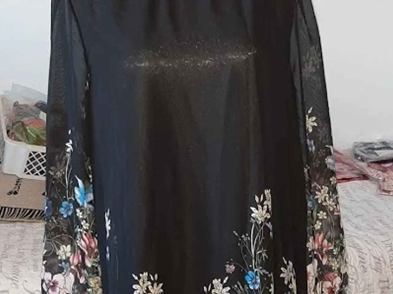 Billede 2 - Tunika kjole i chiffon, med blomster print/str: XL