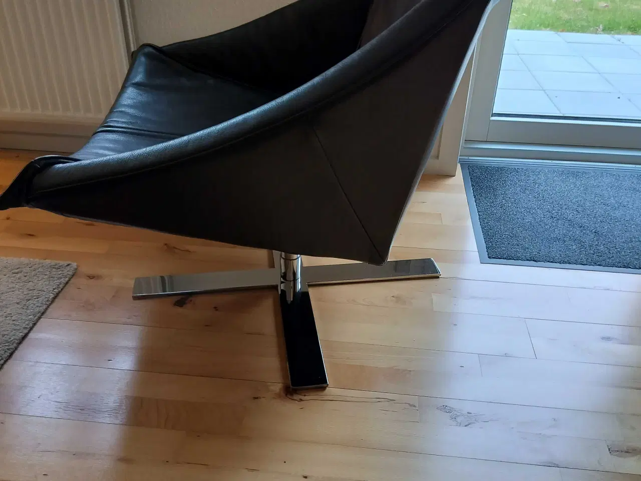 Billede 4 - Sort læder stol 