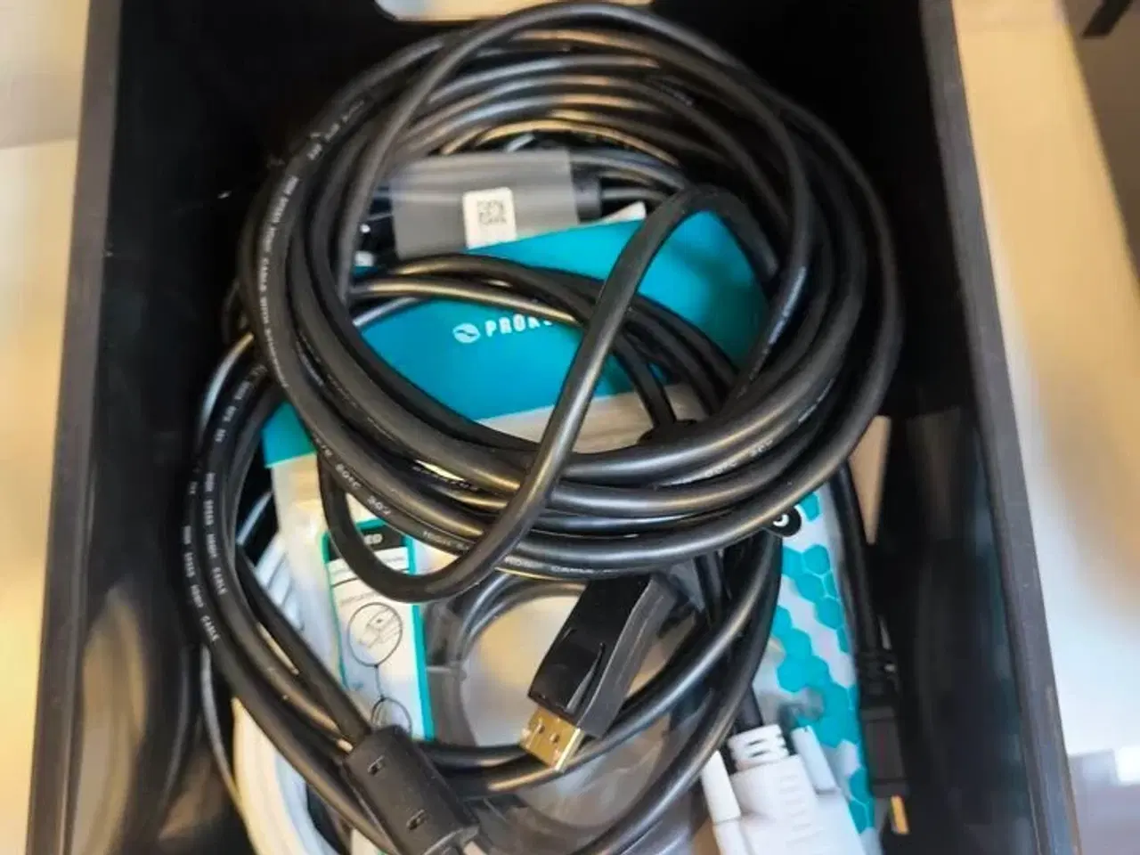 Billede 3 - Kasse med blandet IT udstyr (se billeder)