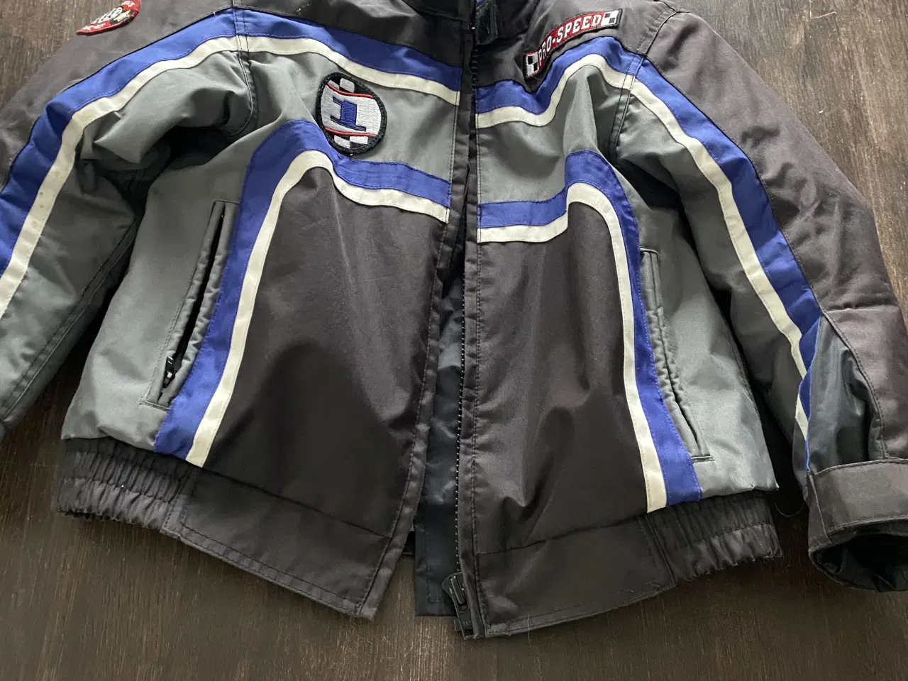 Billede 3 - Mc tøj str 128. 