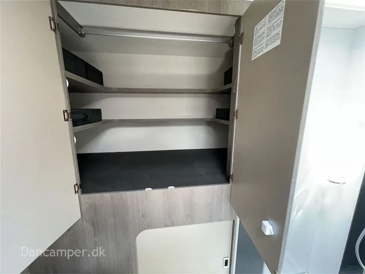 Billede 19 - 2020 - Chausson Titanium 640   Kommissionsbil. Lounge siddegruppe , Dobbeltseng, Populær model , 170Hk, 6-trins automatgear, solcelle, inverter 1500W