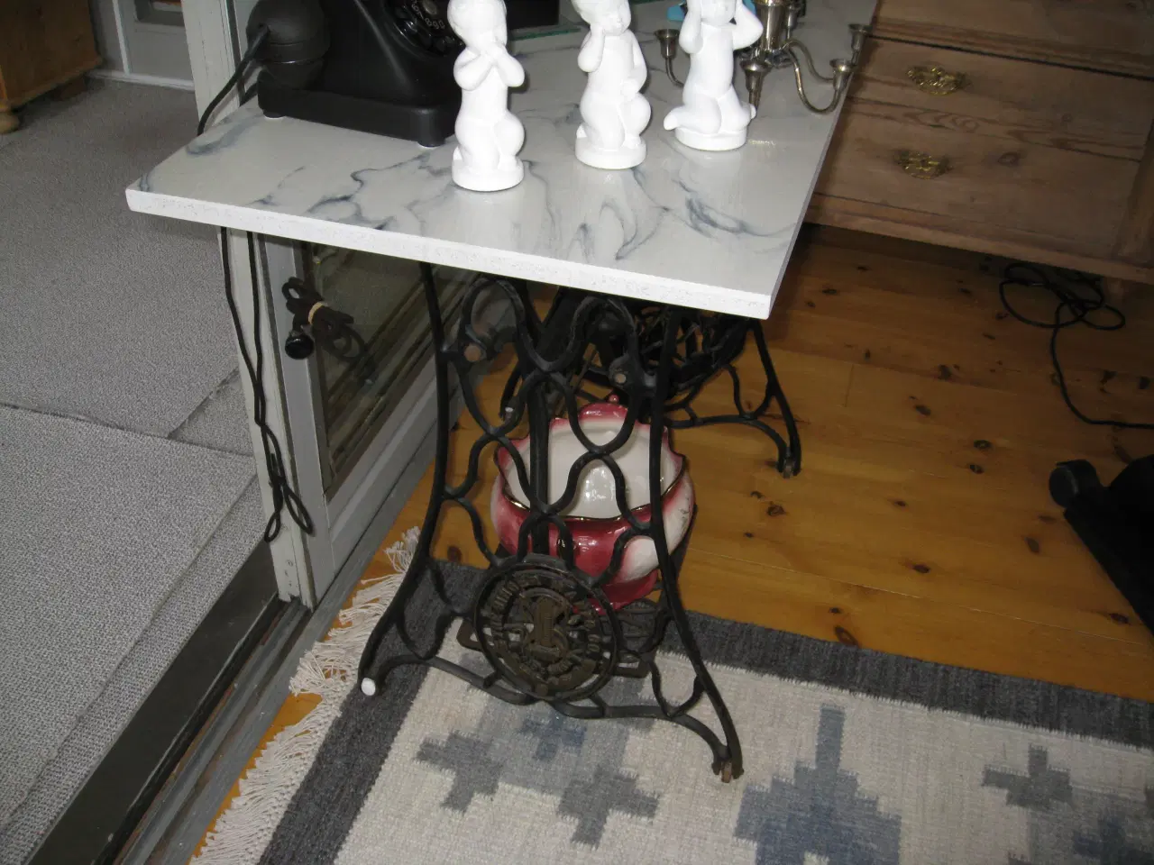 Billede 3 - Sybord med marmorplade