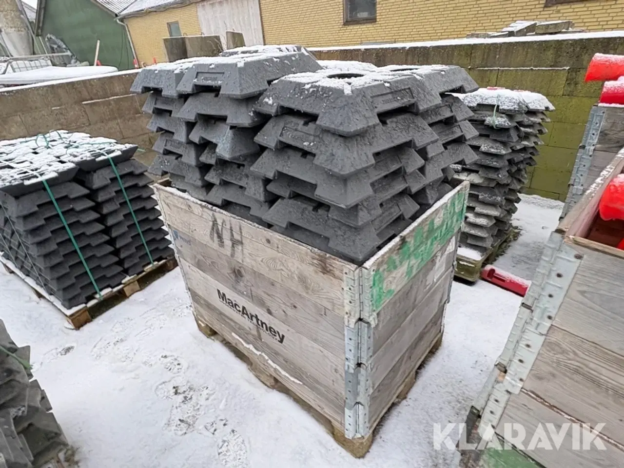 Billede 4 - Afspærring 2 paller fødder - 3 paller stolper