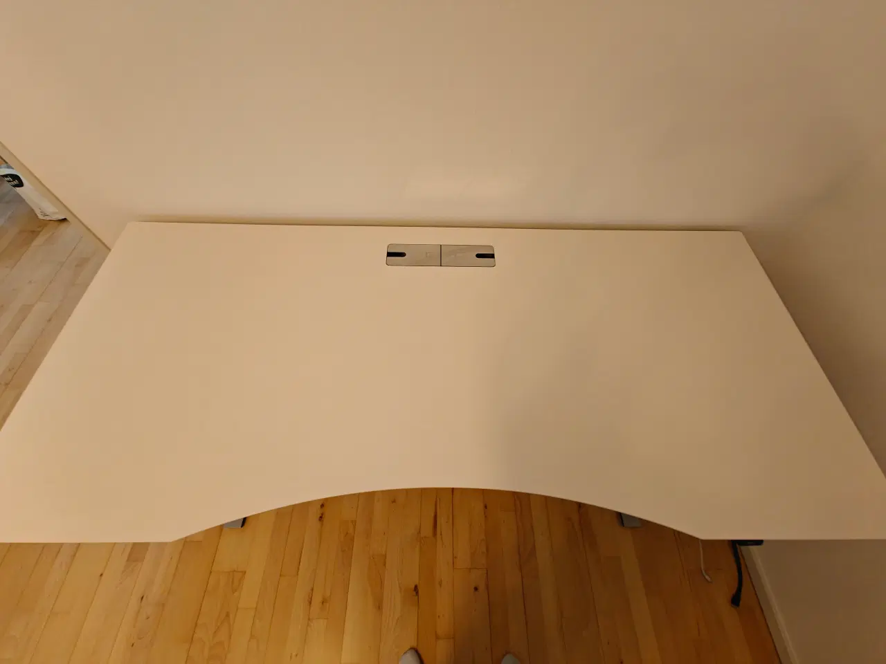 Billede 5 - Hvidt hæve-sænke skrivebord + Skuffeelement