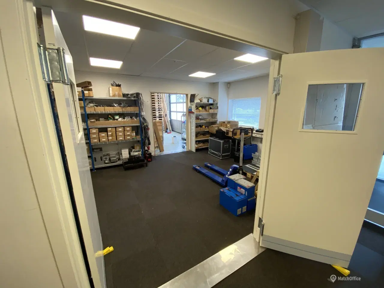 Billede 8 - Kontor og lager i større ejendom