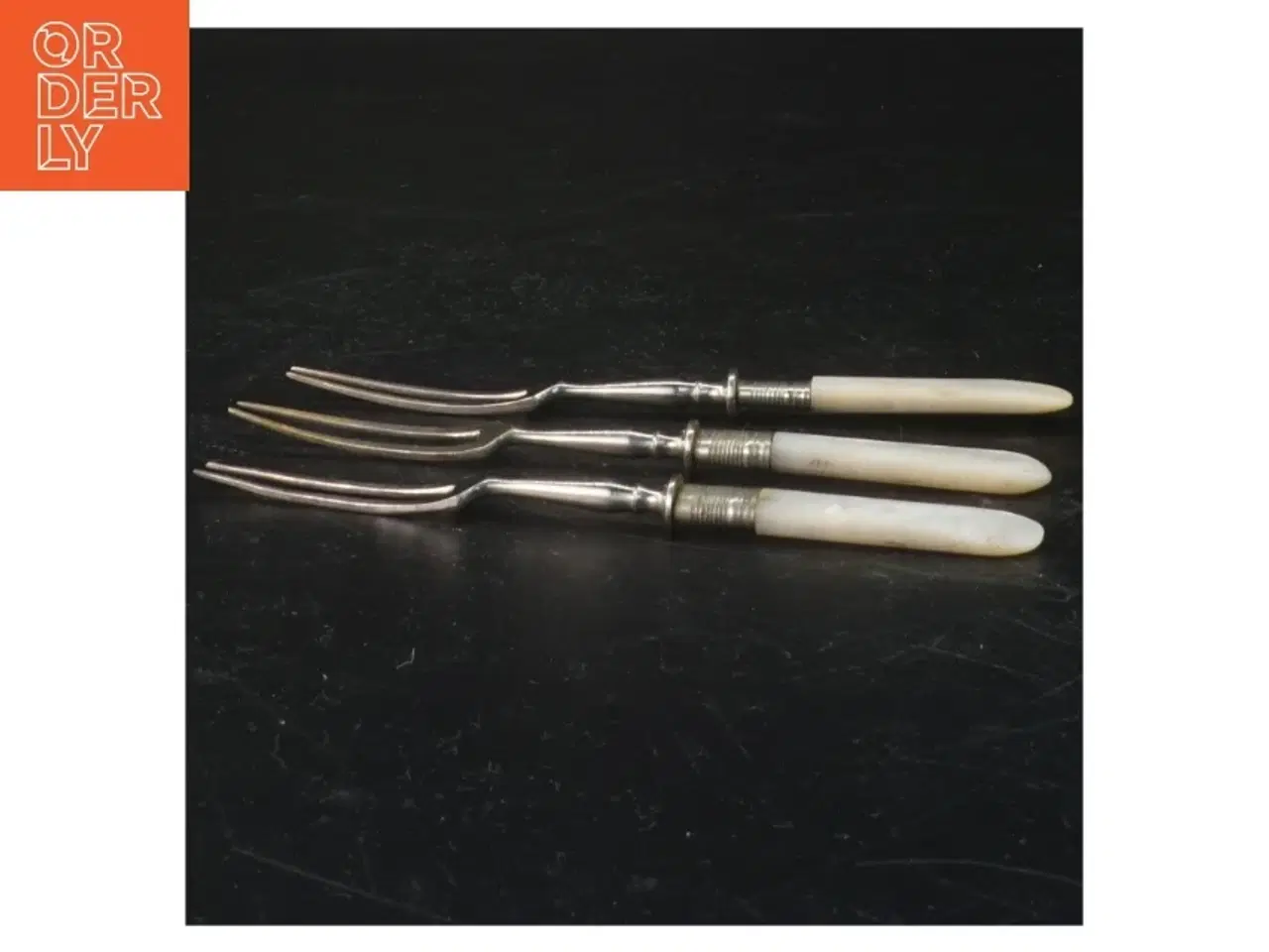 Billede 1 - Vintage pålægs gafler med perlemorhåndtag (str. 16 cm)