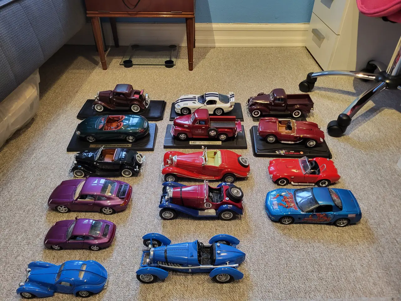 Billede 1 - Modelbiler blandet 15 stk. 2200 kr. For alle.