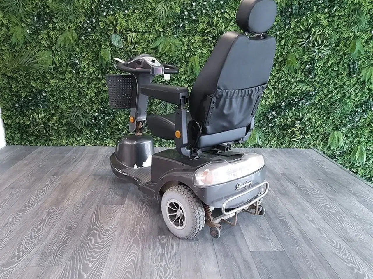 Billede 2 - LM-450 grå