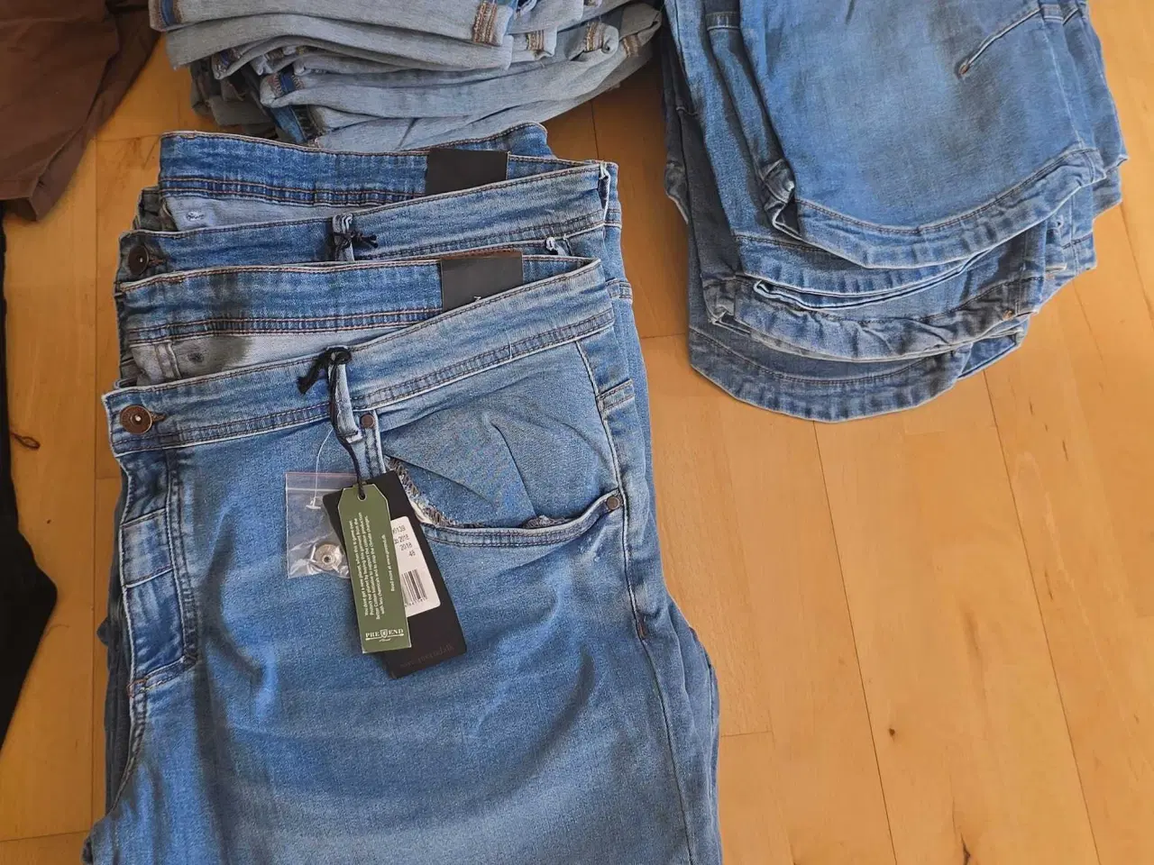 Billede 7 - Restparti shorts sælges