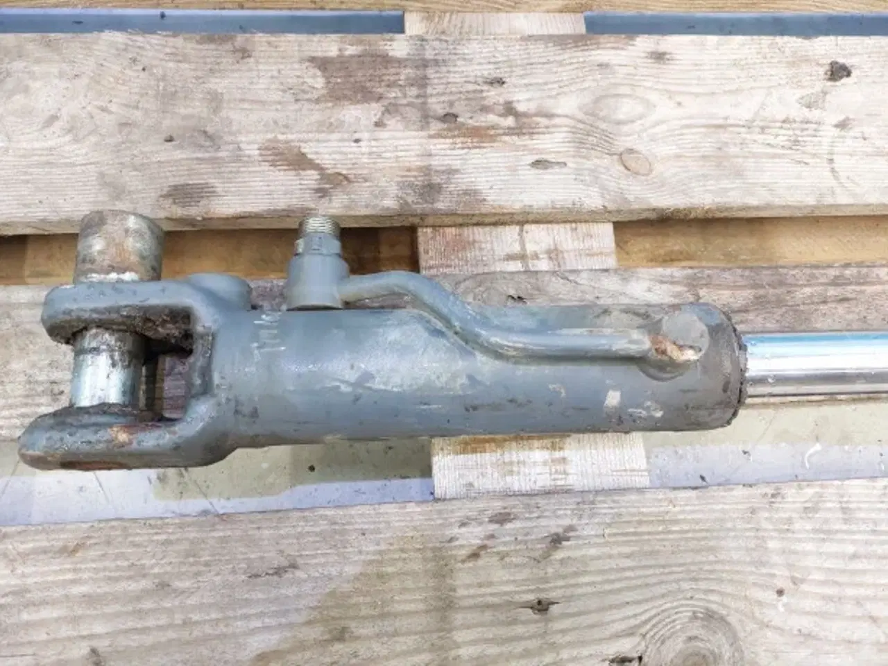 Billede 2 - New Holland TM165 Cylinder 82020516