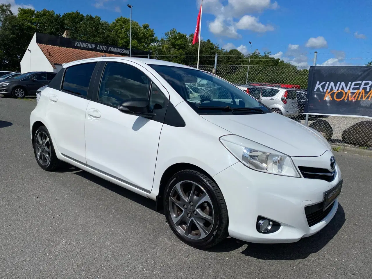 Billede 2 - Toyota Yaris 1,3 VVT-I Trend 99HK 5d 6g