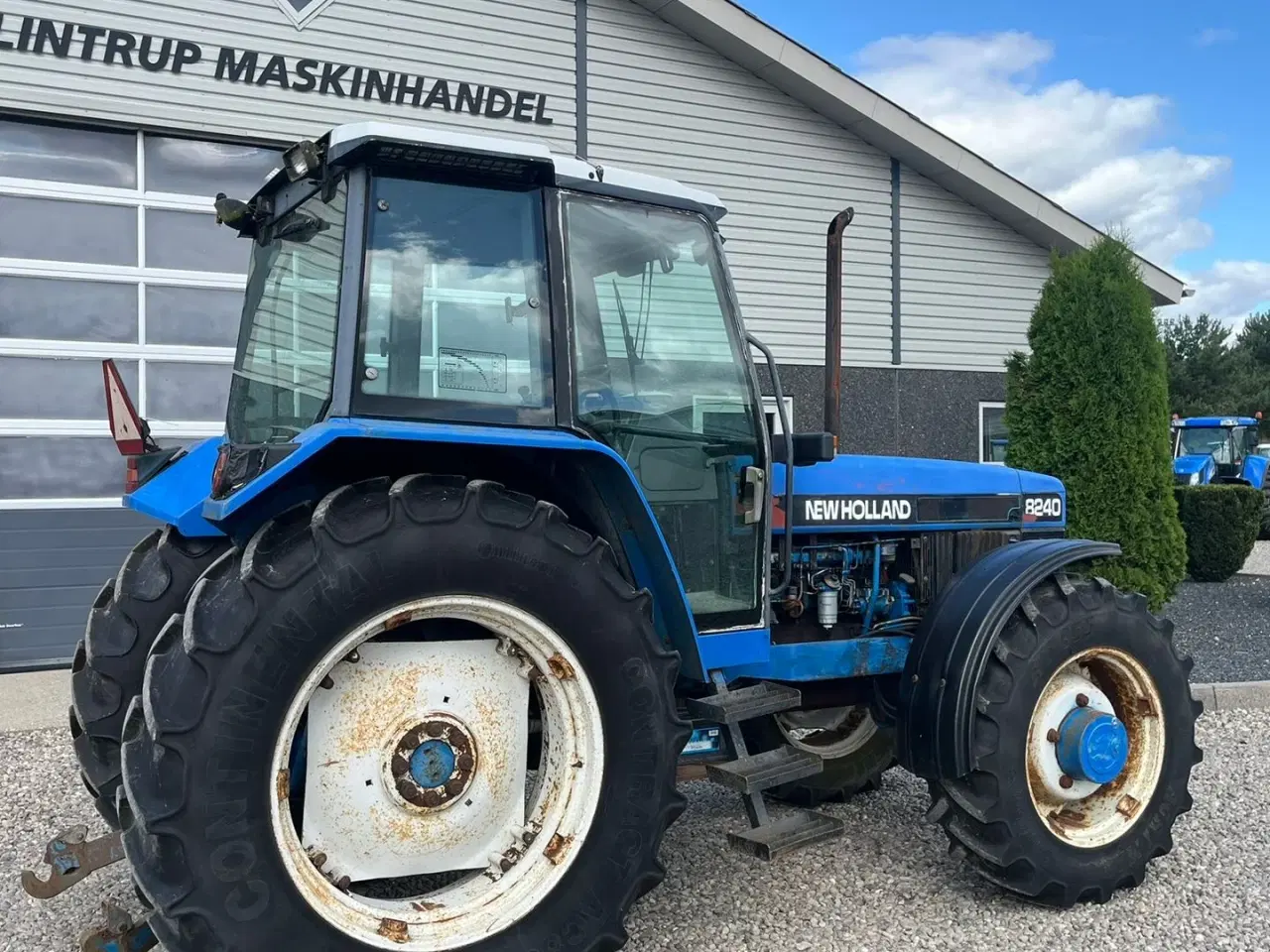 Billede 12 - New Holland 8240 SLE  Med frontlift og frontPTO