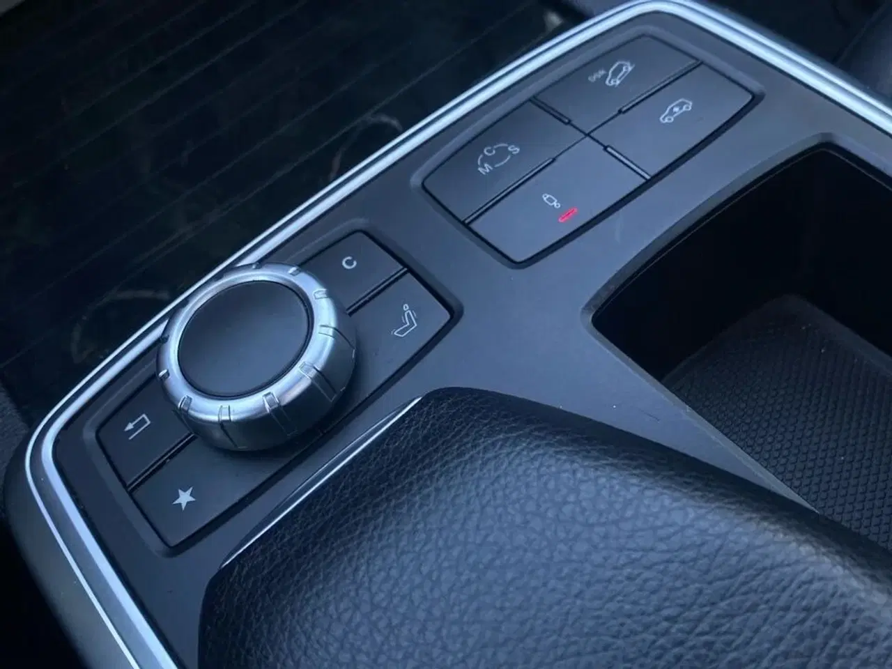 Billede 26 - Mercedes-Benz ML63 AMG 5,5 V8 4Matic 525HK 5d 7g Aut.