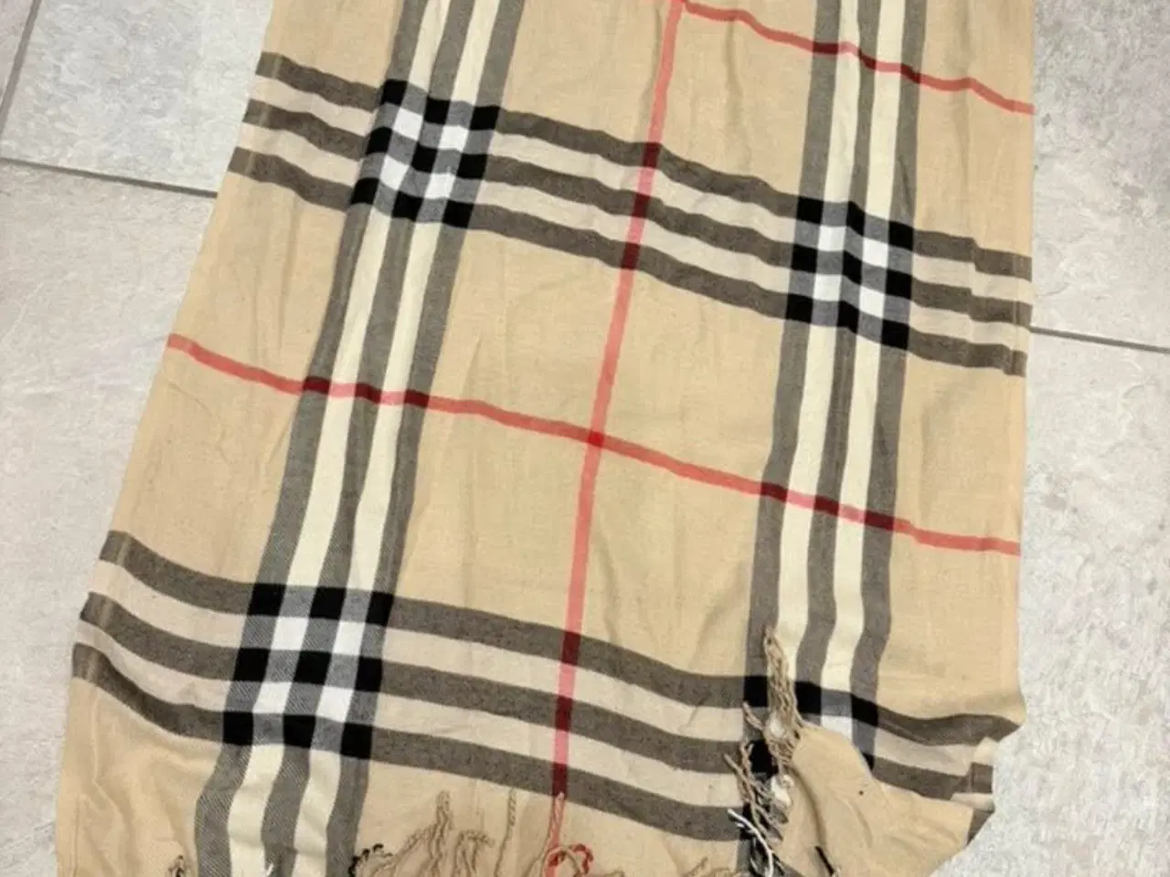 Billede 1 - Flot halstørklæde