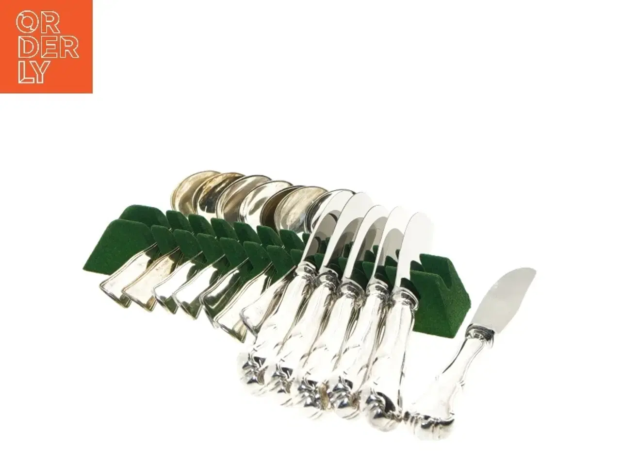 Billede 1 - Bestik sæt med knive og skeer (str. 14-15,5 cm)