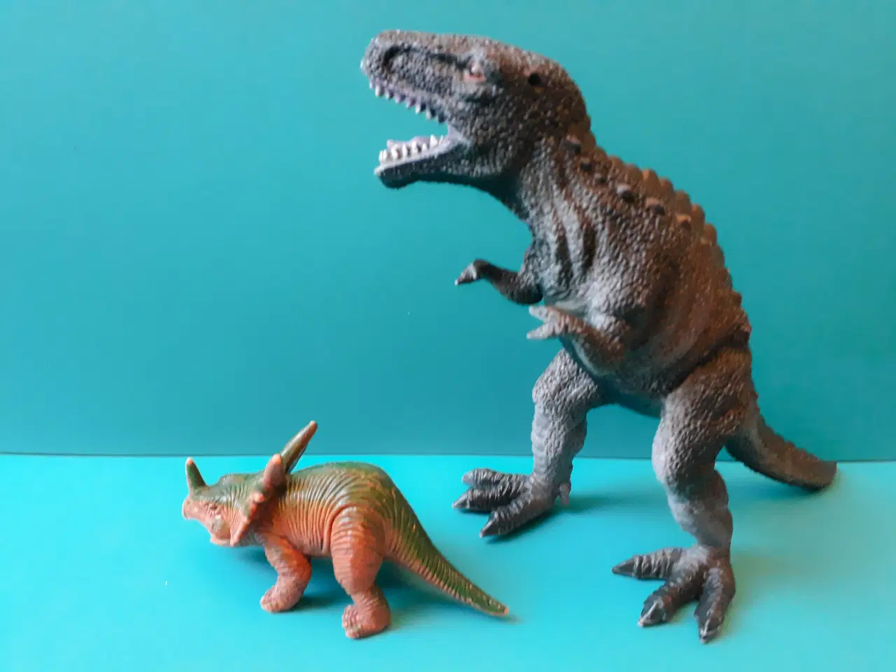 Billede 2 - 2 Dinosaurer Figurer 