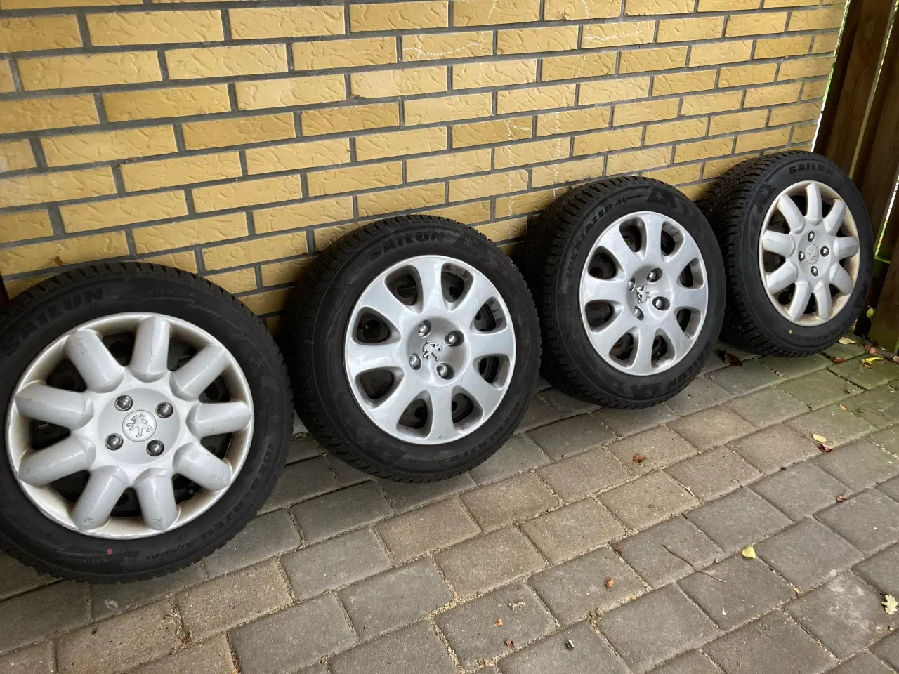 Billede 1 - 4 næsten nye Vinterdæk