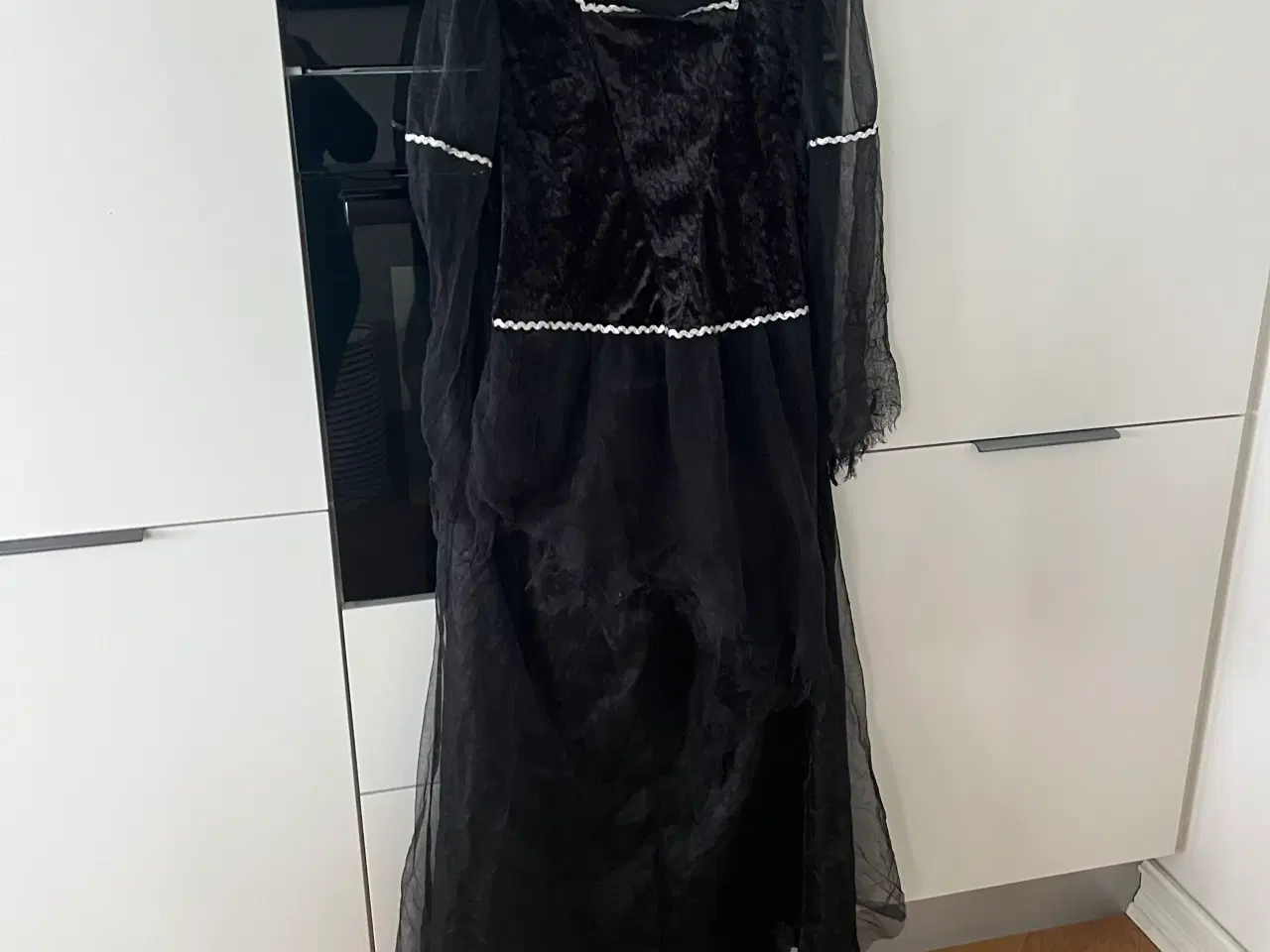 Billede 11 - Divers kostumer til voksne og børn