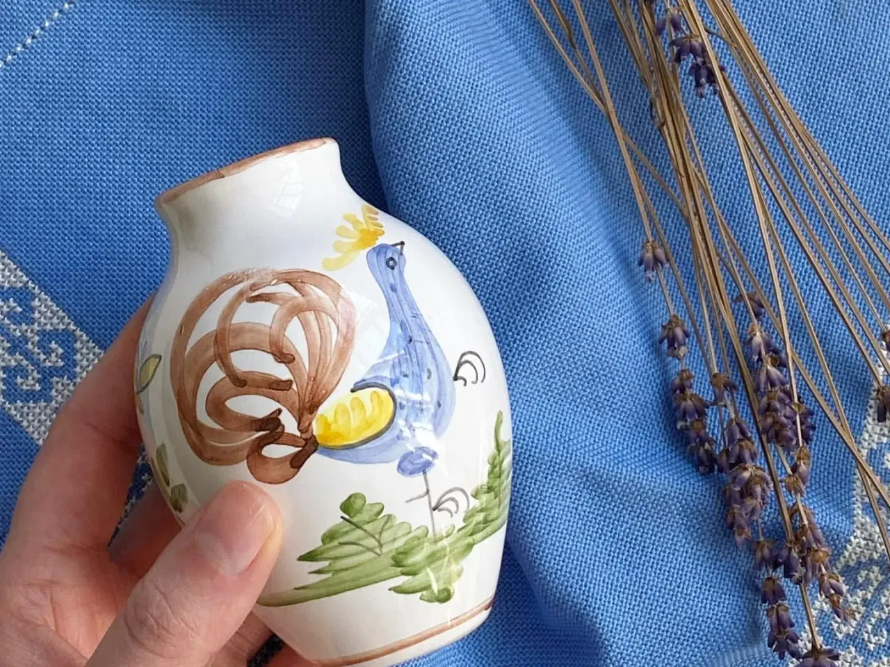 Billede 2 - Lille keramikvase m fugl og blomster