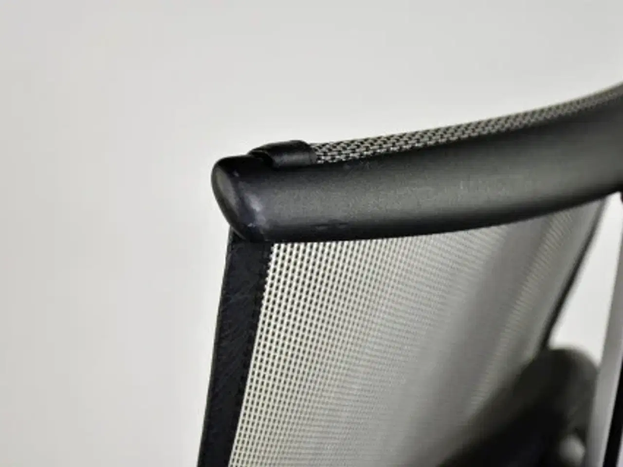 Billede 7 - Häg h09 9231 kontorstol med sort læder polster og sort net ryg