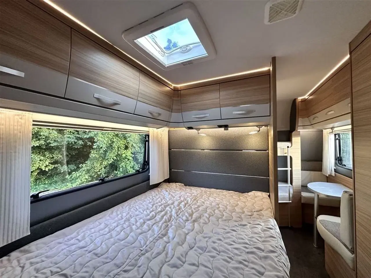 Billede 3 - 2019 - Dethleffs Generation Scandi 655 RFK Luksus Vintervogn med Dobbeltseng og xxl køjer.