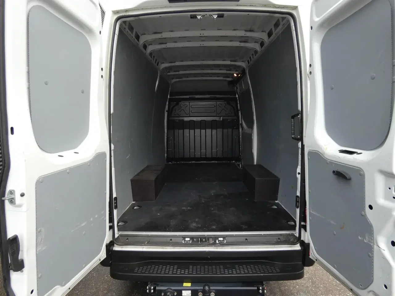 Billede 8 - Iveco Daily 35S18 12m3 3,0 D 180HK Van 8g Aut.
