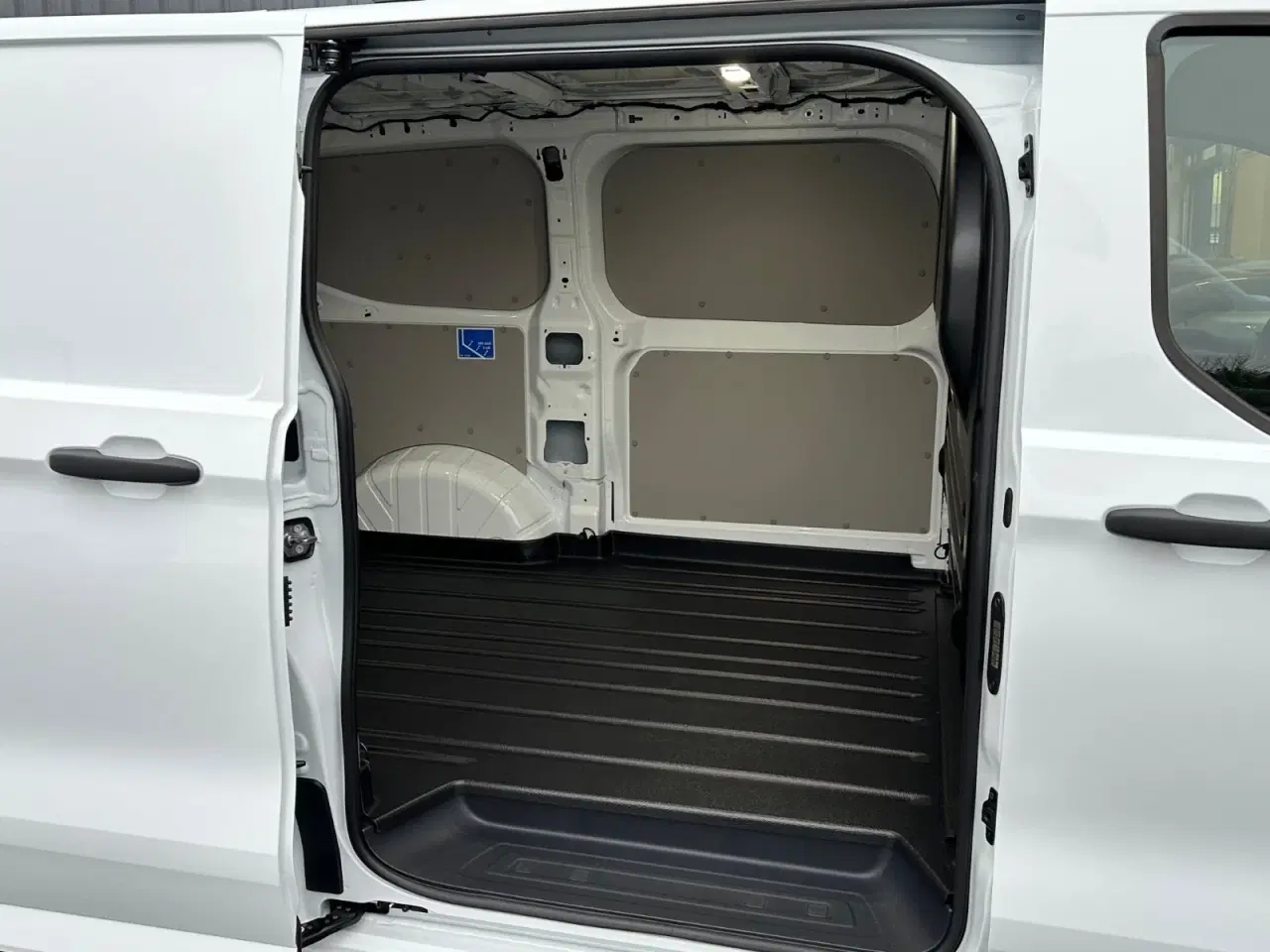 Billede 10 - Ford E-Transit Custom 320 L2 64 Trend