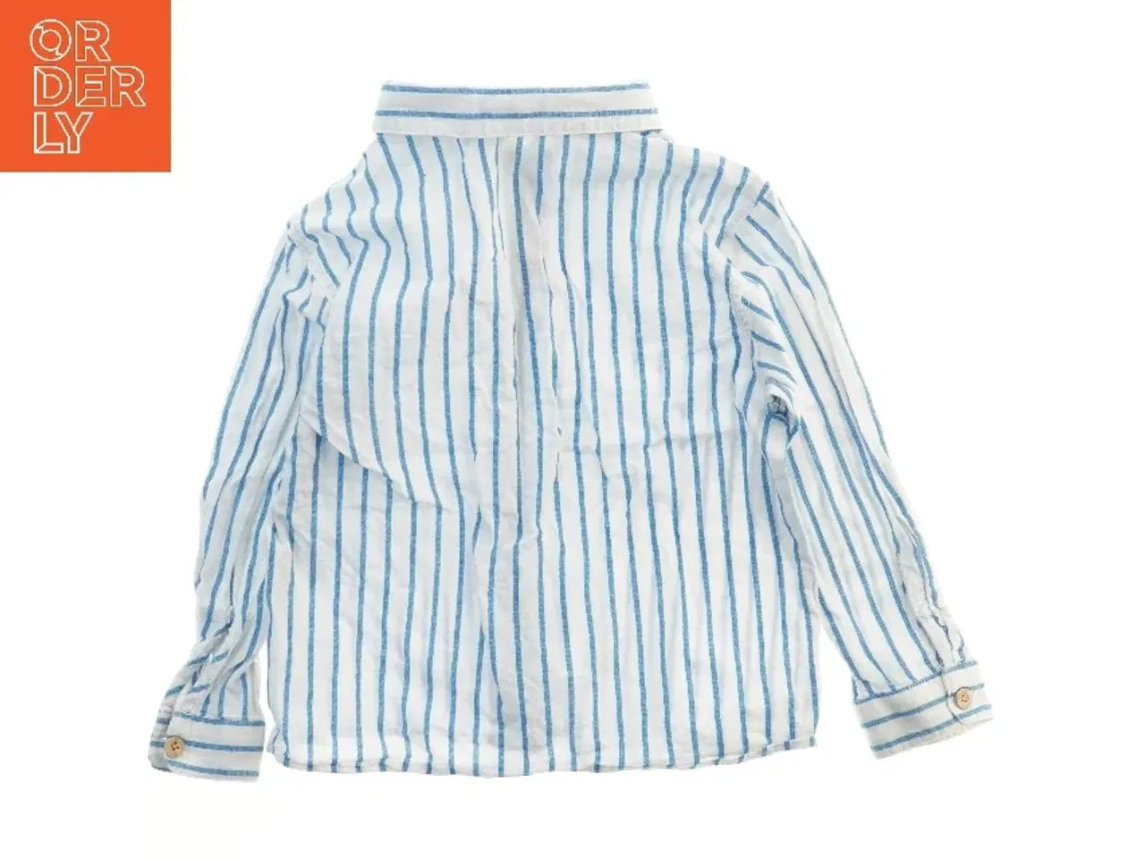 Billede 2 - Skjorte med blå striber fra Zara (str. 104)