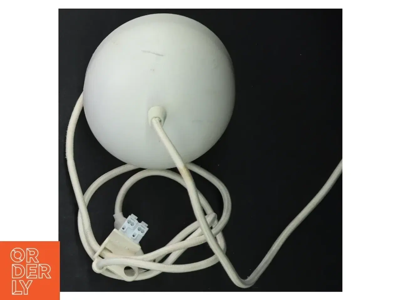 Billede 4 - Hvid loftlampe fra IKEA (str. Ø 12,5 cm)