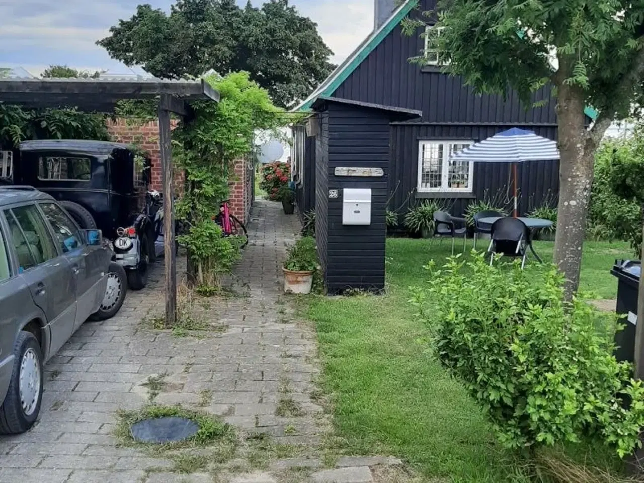 Billede 2 - Sommerhus med udsædvanlig flot beliggenhed direkte til vand.