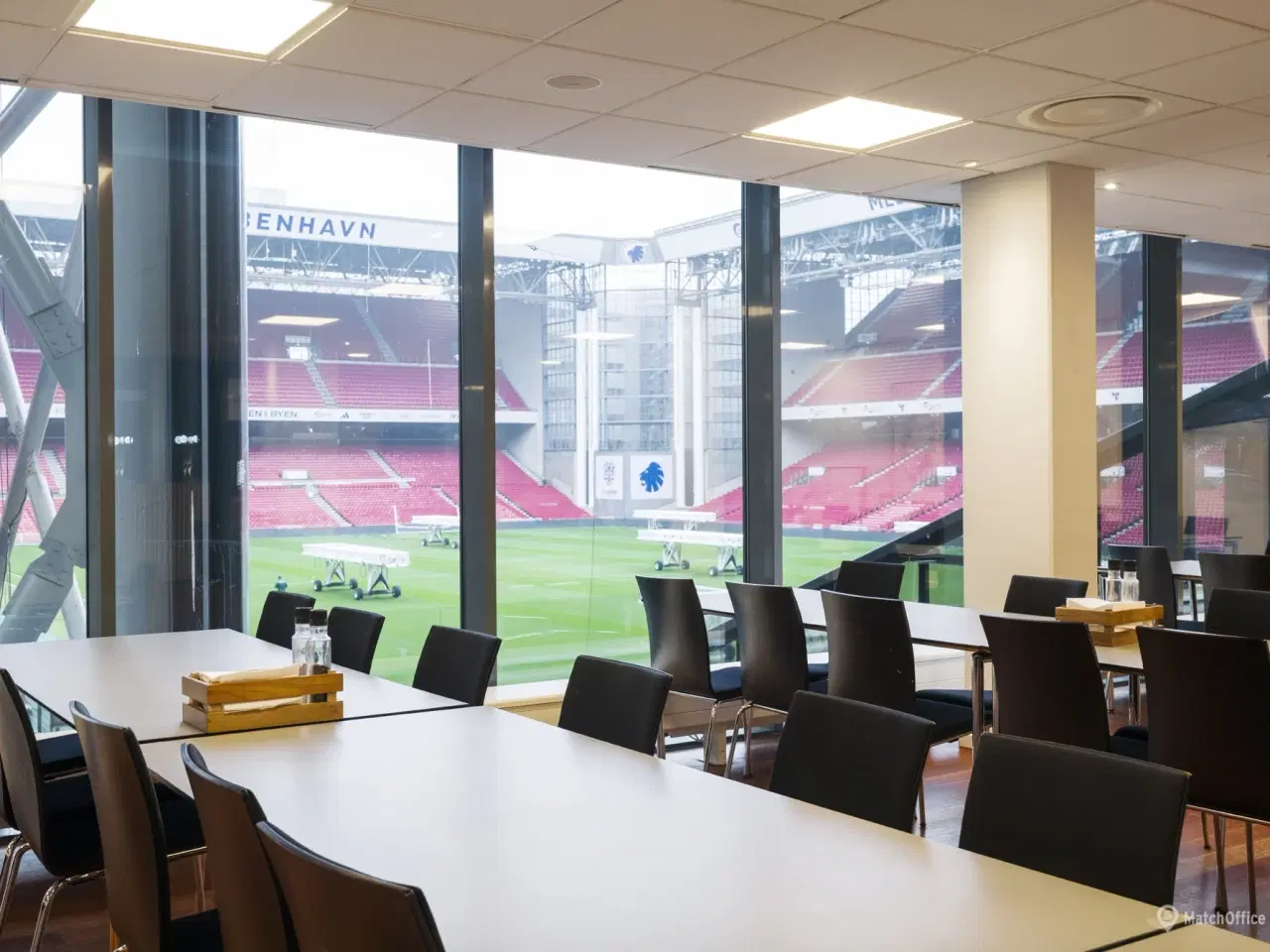 Billede 16 - Med kontor i Parken kan I spille bold med de bedste