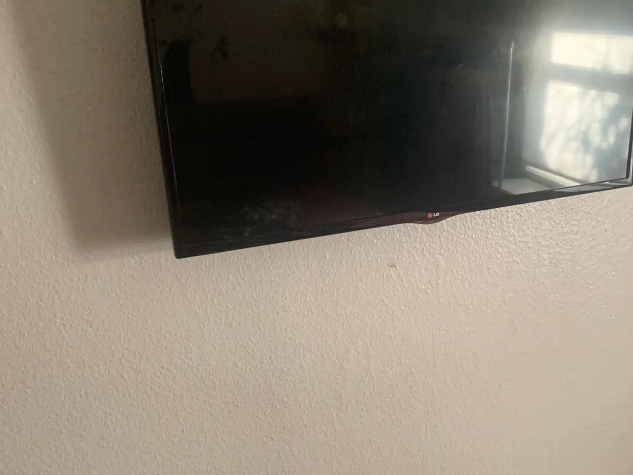 Billede 4 - Lg TV 42”med væg ophæng 