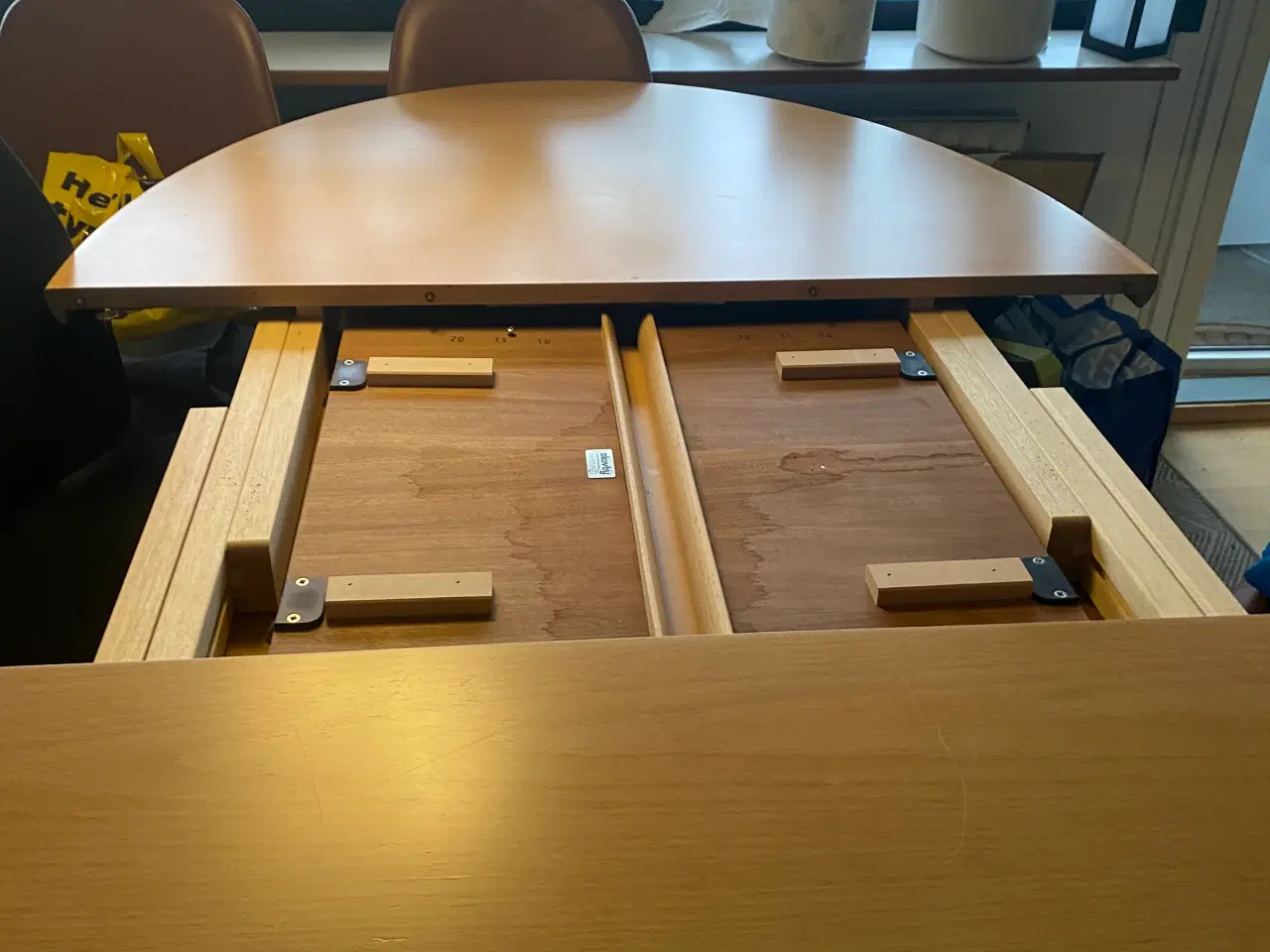 Billede 3 - Spisebord incl 4 stole