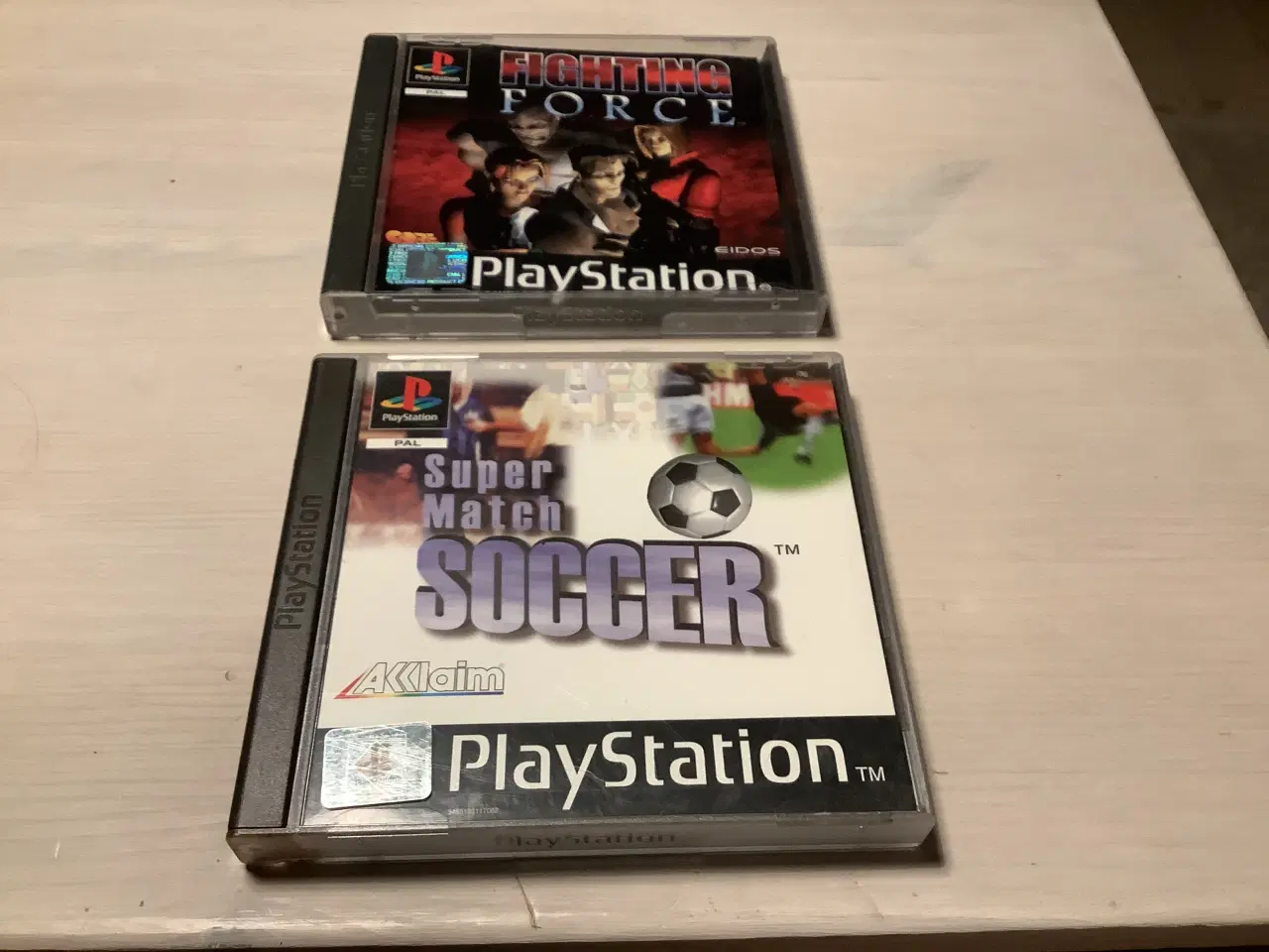 Billede 1 - Ps1 spil Fighting Force og Super Match Soccer.