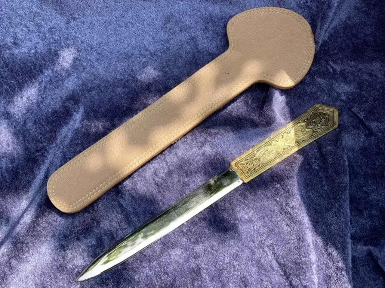 Billede 2 - Brevkniv i læderetui – 24 cm