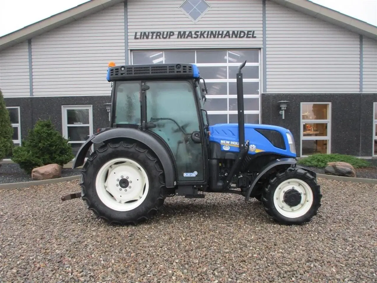 Billede 2 - New Holland T4.80 F SuperSteear med aircondition og koblingsfrit vendergear