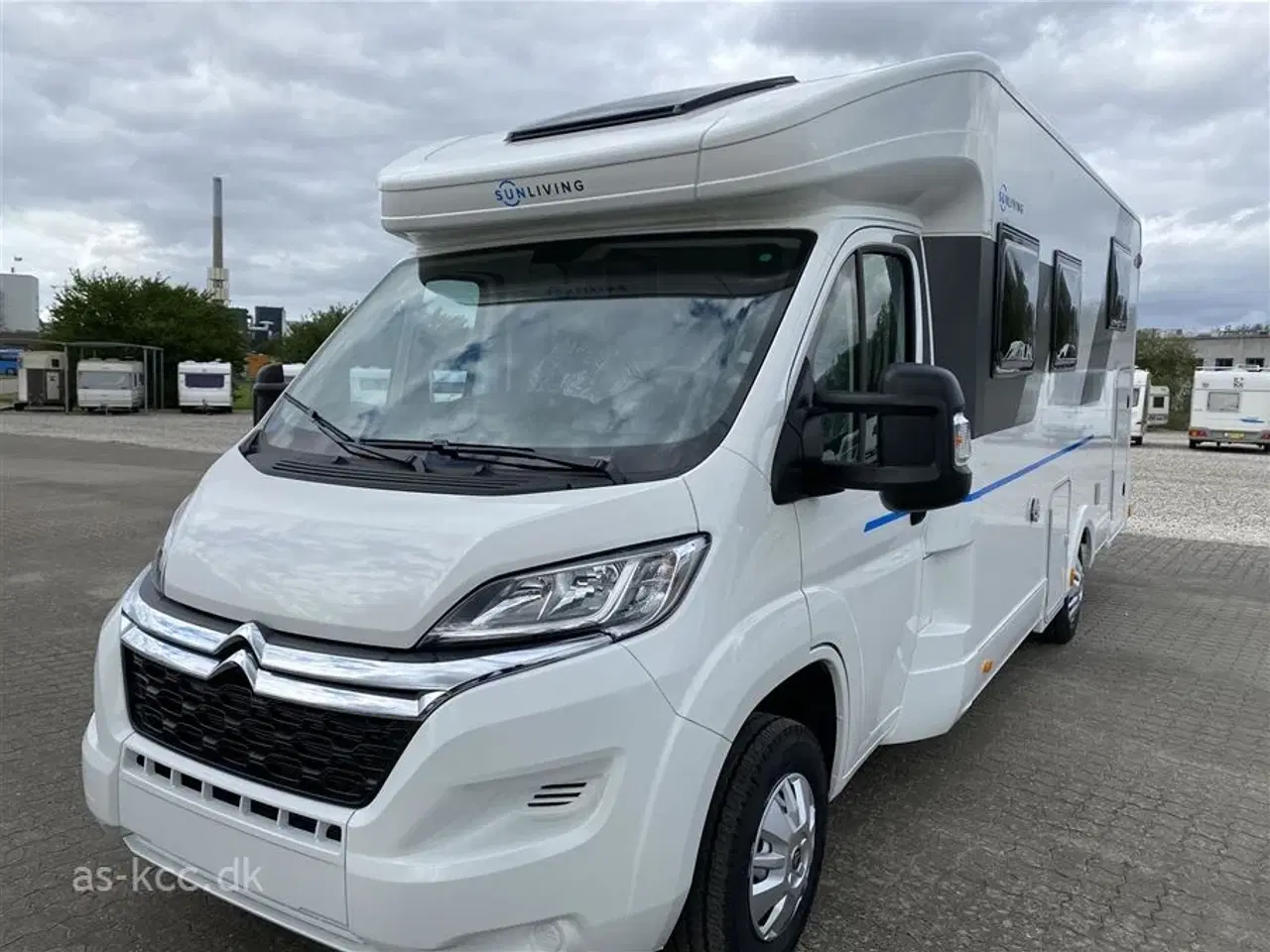 Billede 2 - 2021 - Sun Living S 75 SL   Sun Living Autocamper med to enkelt senge. 40.000 Km.