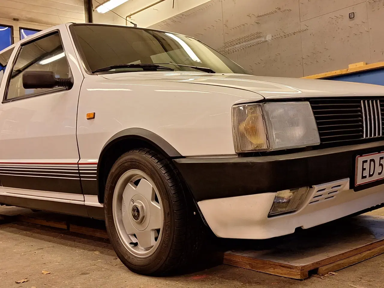 Billede 2 - Fiat Uno Turbo (replica), Rustfri nysynet veteran