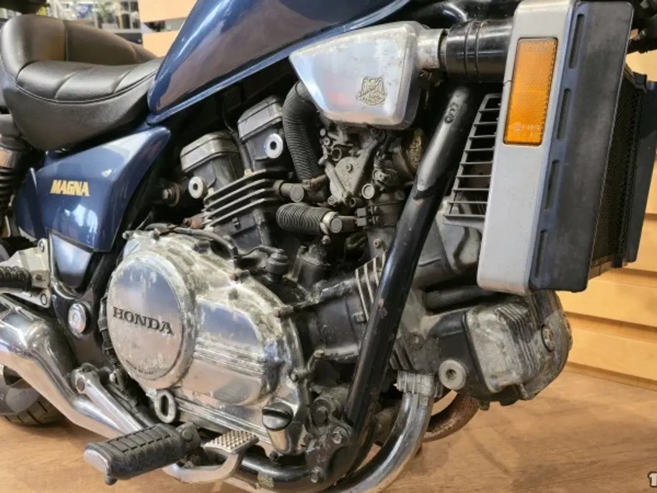 Billede 12 - Honda VF 700 Magna